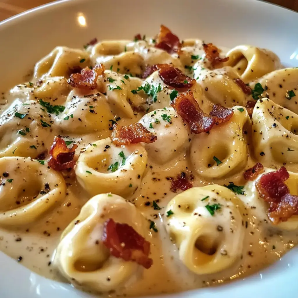 Cremige Tortellini Carbonara – Ein leckeres, wohltuendes Gericht