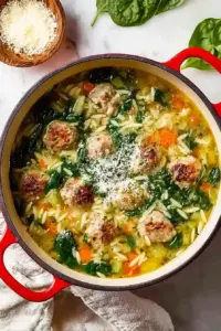 Italienische Hochzeitssuppe