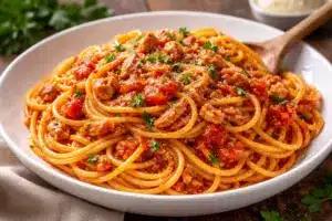 Schnelle Spaghetti mit Thunfisch in Tomatensoße