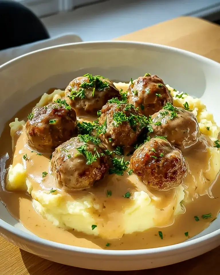 Hackbällchen in cremiger Sauce Rezept