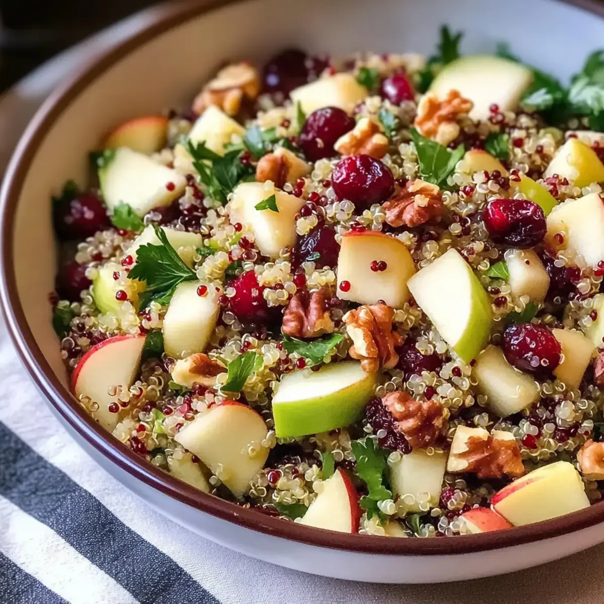Quinoa Apfelsalat Rezept